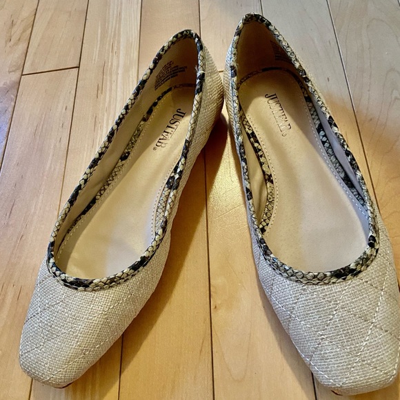 Tan flats with black and white snake skin trim - Picture 2 of 2